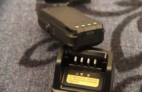 內置電池對講機的優(yōu)缺點